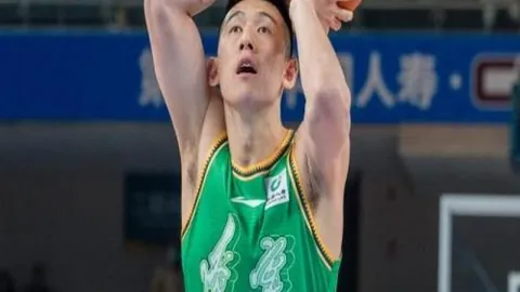 国足以泪洗面迎久违胜利，世预赛球员情感爆发